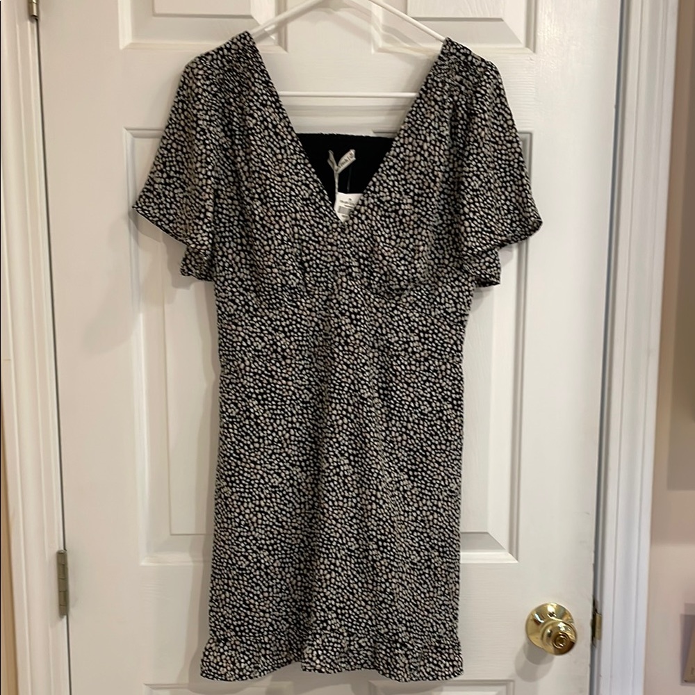 Abercrombie & Fitch Black Pattern Sheath Mini Dress with Flutter Sleeves